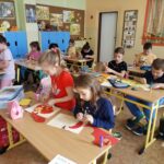 Žabičky vyrábí jablíčka, hrušky a barevné podzimní listy